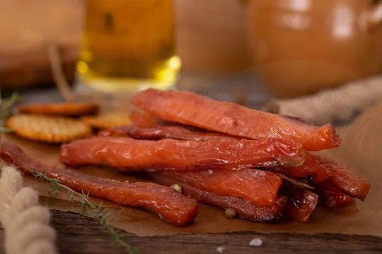 Saumon du Kamtchatka – Filets Sauvages Fumés au Hêtre